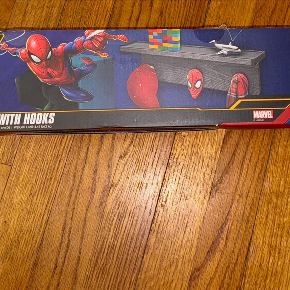 Marvel Spiderman Child’s Decorative Wall Shelf with Hooks NWT #2 - Picture 6 of 7